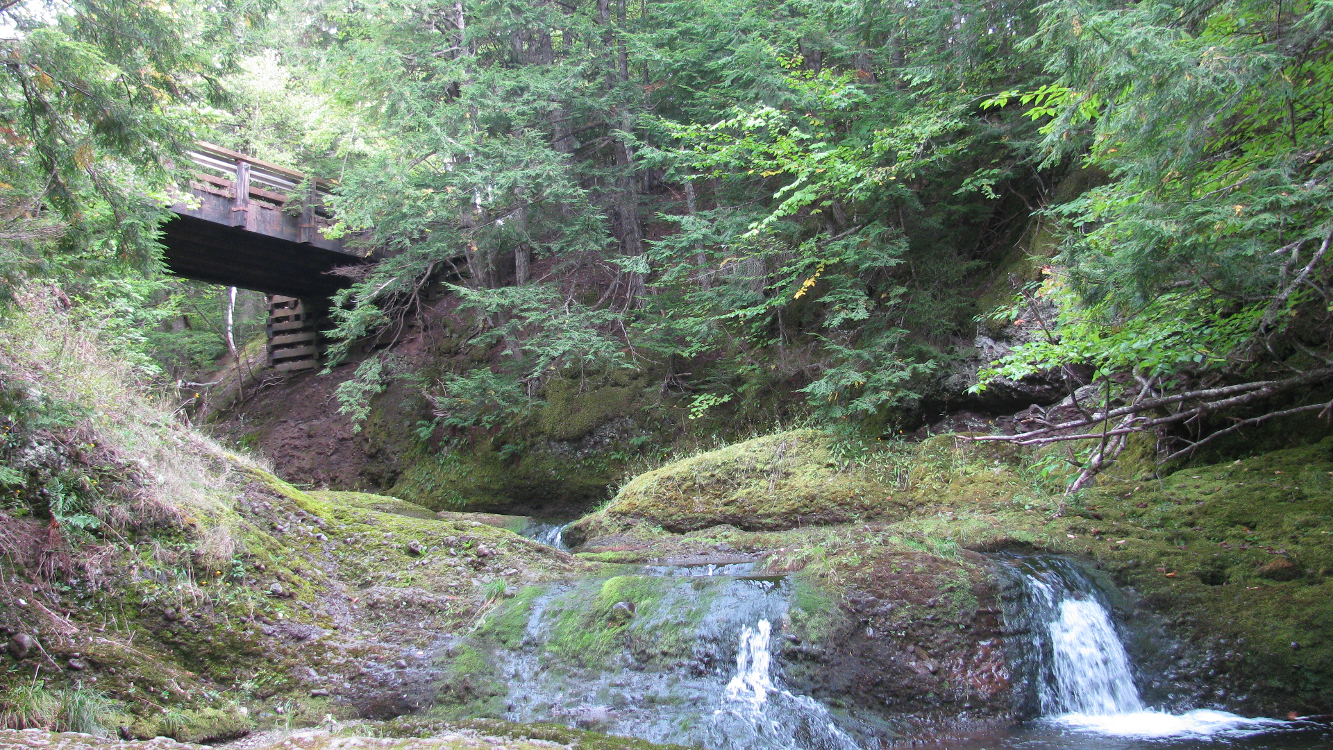 Mackay Bridge Falls.png